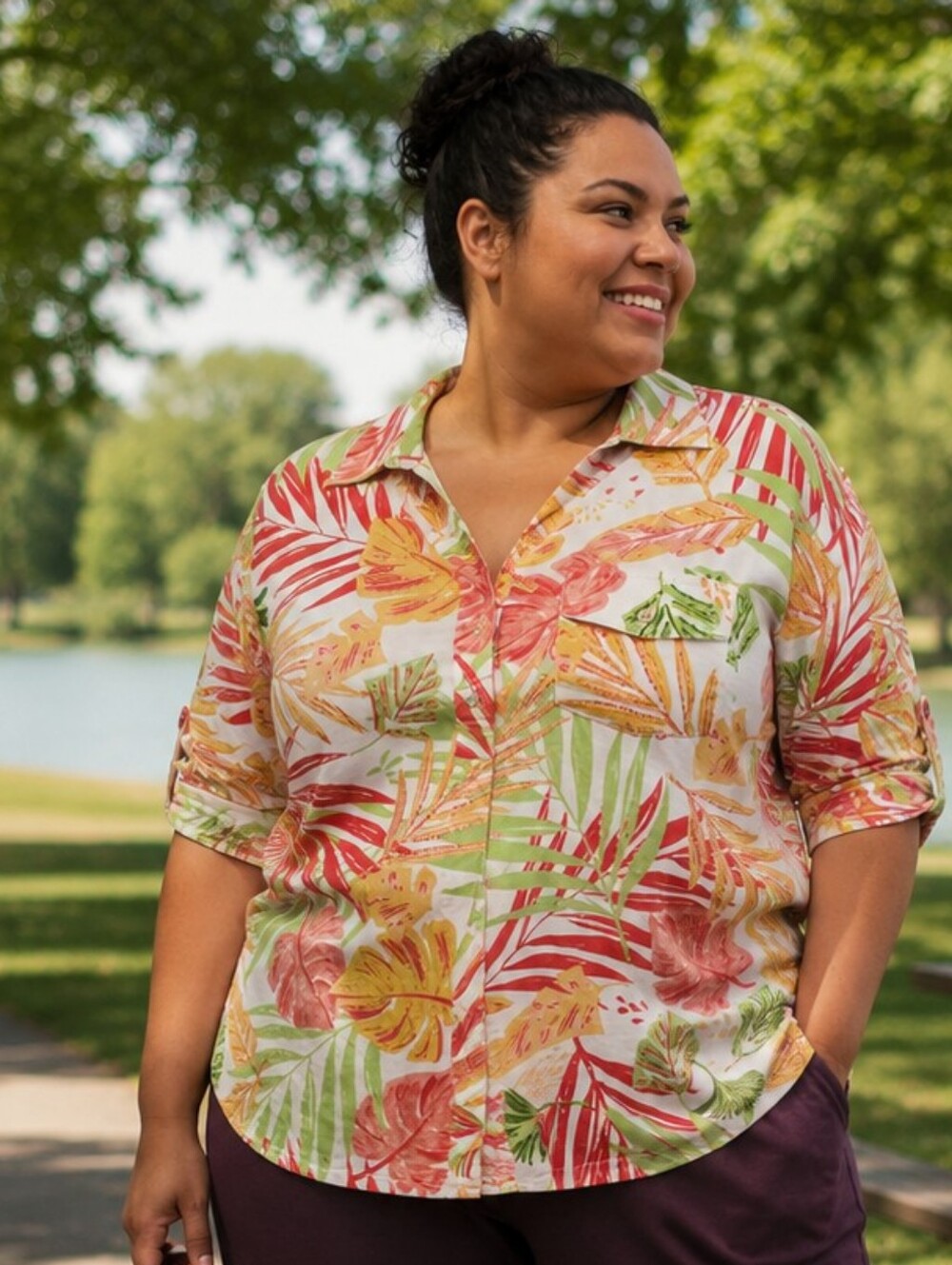 Emily Daniels Palm Tree Print Button Down Blouse. In EUC